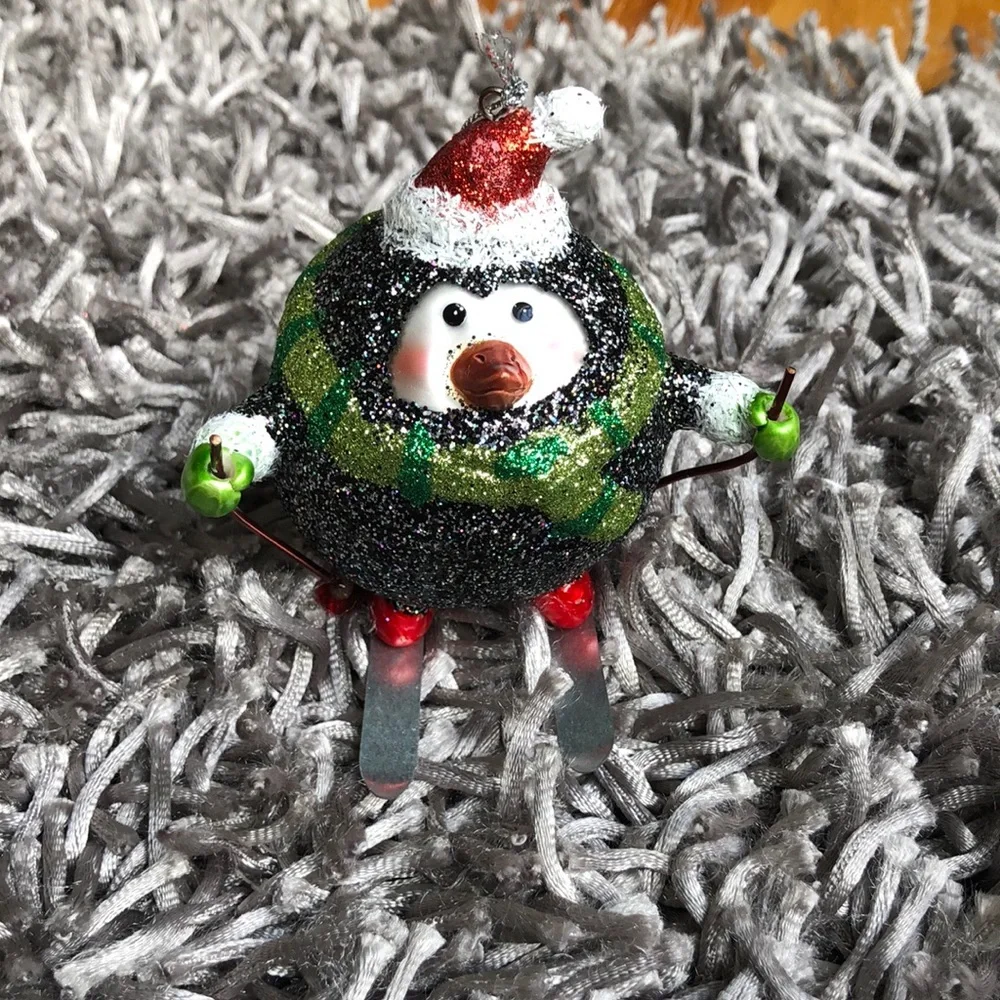 Skiing Penguin ornament - Picture 1 of 4